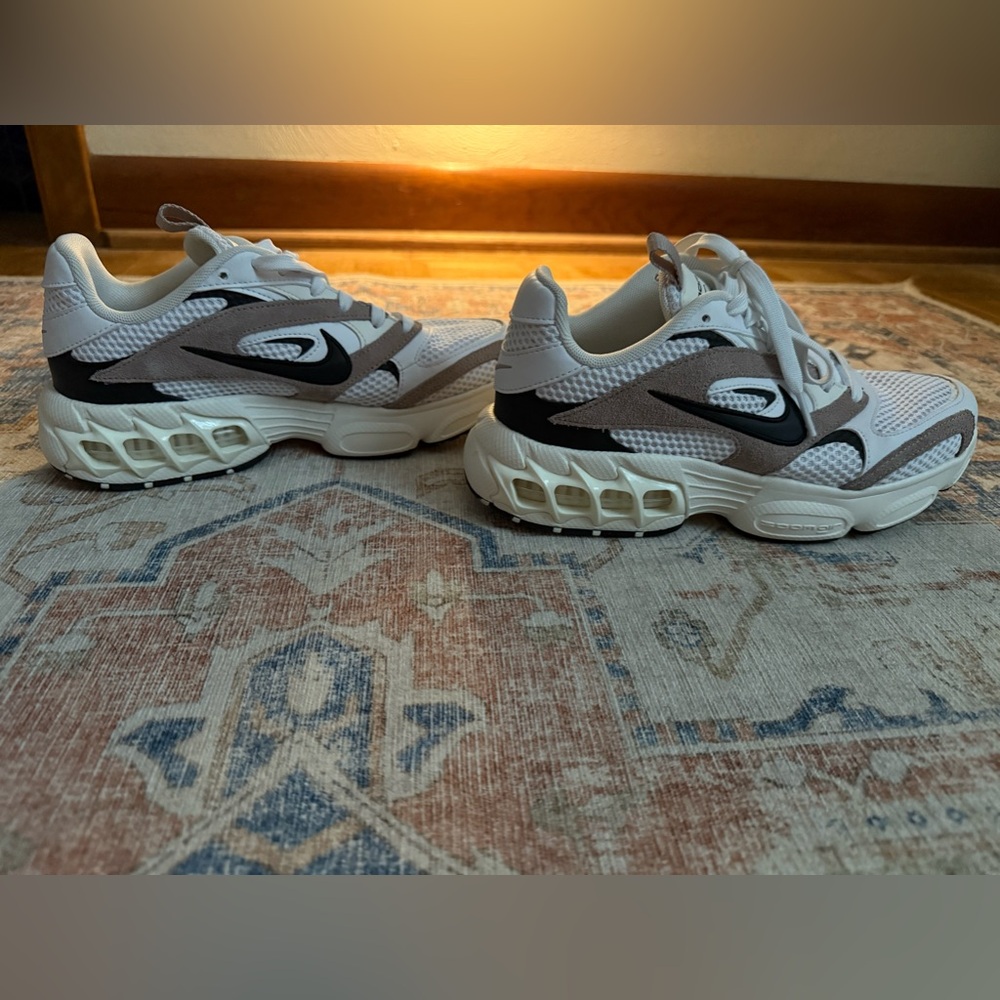Nike women’s air zoom fire shoes
